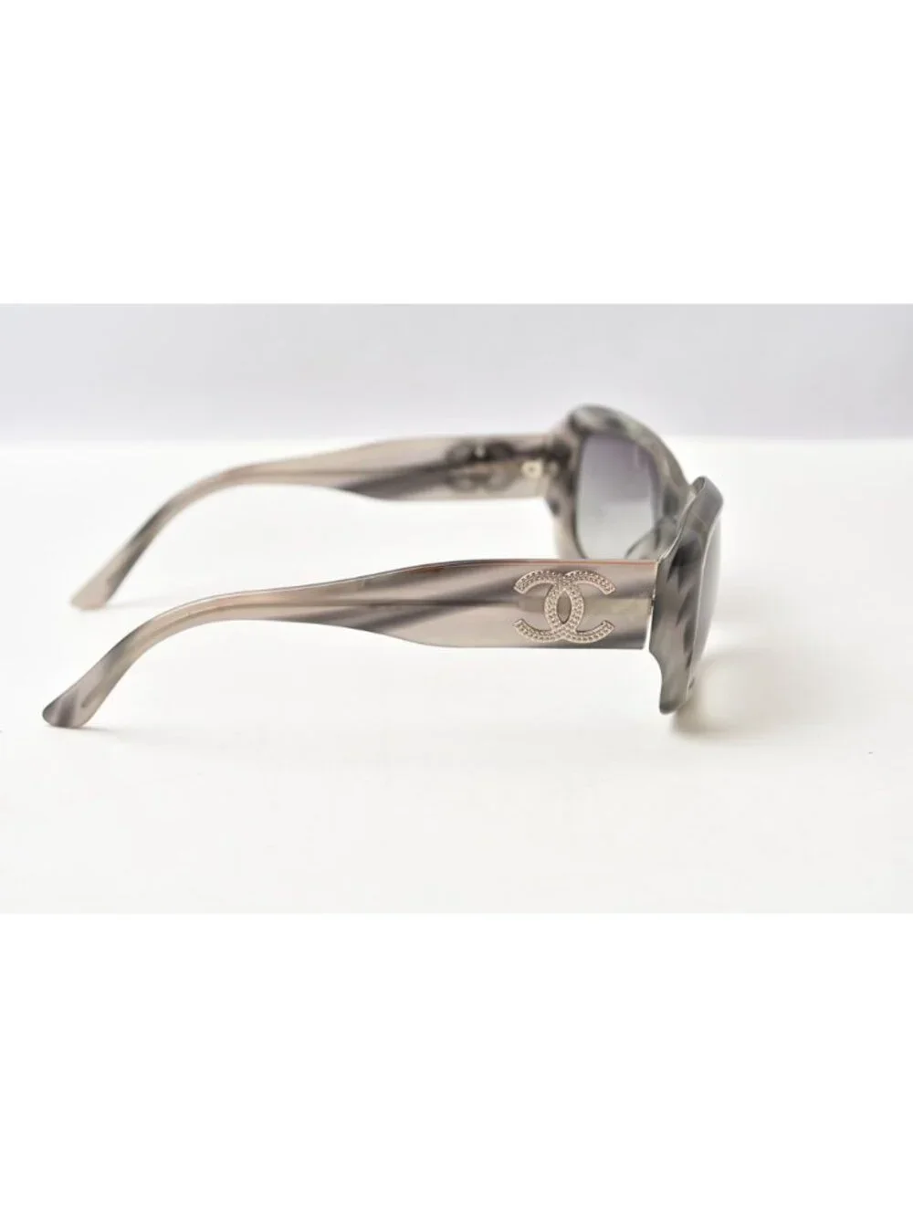 Chanel Sunglasses Eyewear CC Logo Polarized Gray